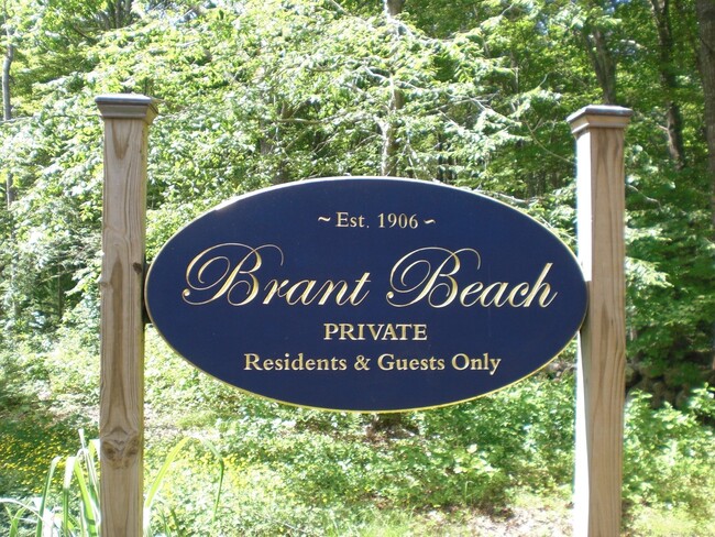 Building Photo - 11 Island View Ave