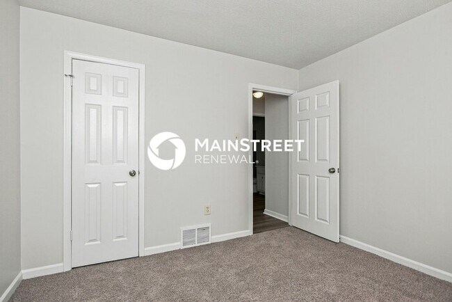 Building Photo - 3 Bedroom Pet-Friendly Home in Memphis, TN with Main Street Renewal