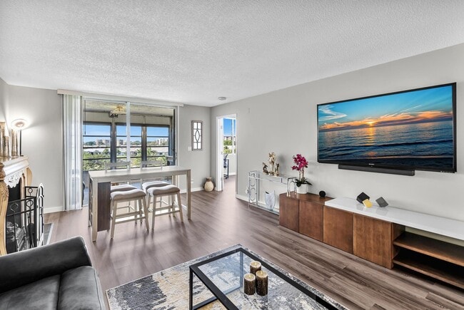 Building Photo - 14623 Bonaire Blvd