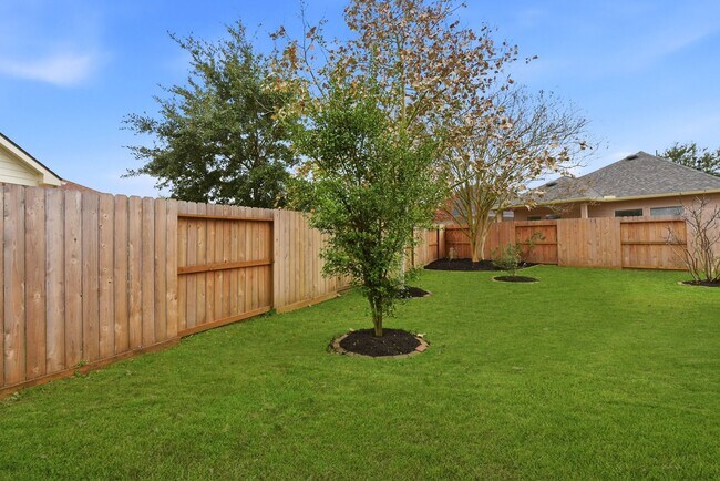 Building Photo - 31039 Sundance Woods Ct