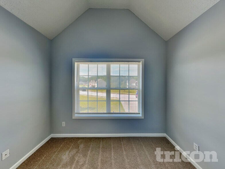 Building Photo - 420 Denali Ct