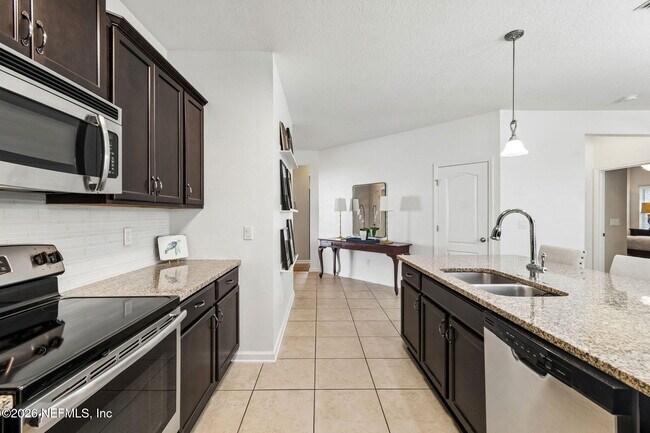 Building Photo - 206 Mission Cove Cir