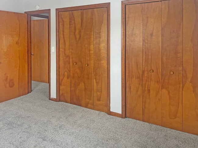 Building Photo - Redwood