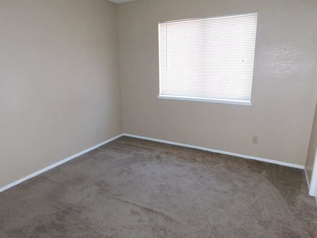 Building Photo - Gorgeous 3 Bed 2 Bath House in a Great Neighborhood