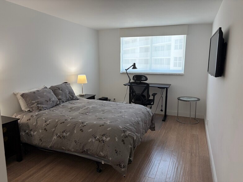 Guest Bedroom - 3540 S Ocean Blvd