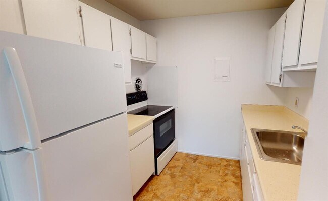 Building Photo - 2120 Pauline Blvd