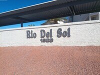 Building Photo - Modern Studio Condo with Washer/Dryer & Re...