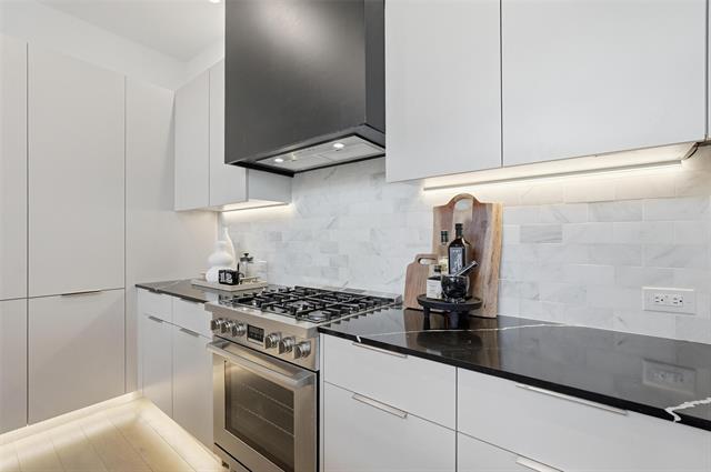 Building Photo - 3633 Thedford Ave