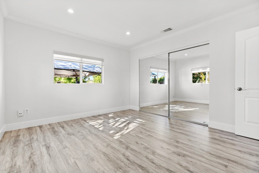 Building Photo - 7911 Fulton Ave