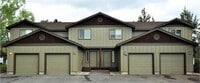 Building Photo - Updated 2 Bed Townhome w/ Garage, Fireplace & Utilities Included!