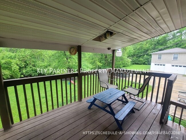 Building Photo - 6703 NW Evelyn-
