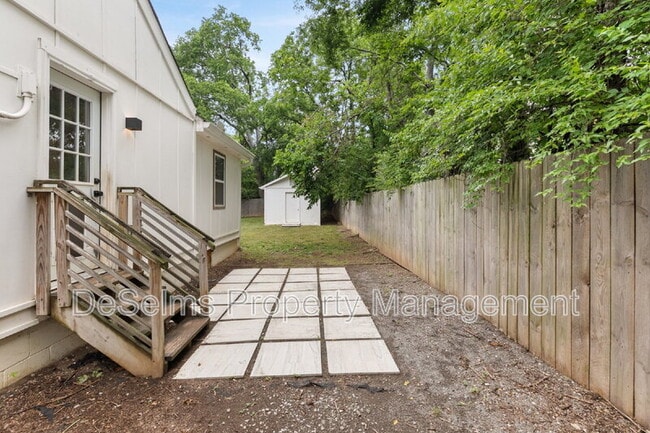 Building Photo - 927 Chickasaw Ave