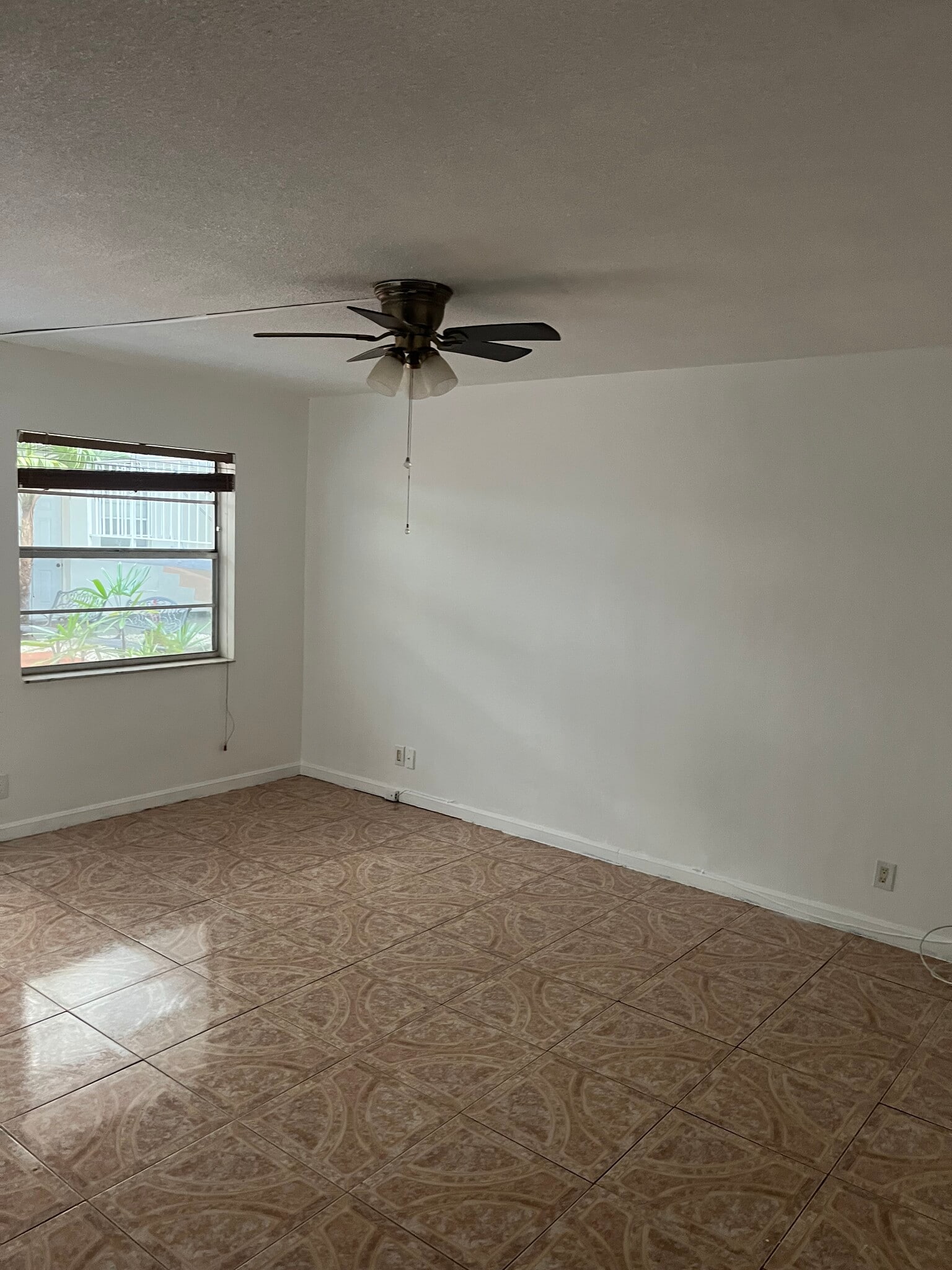 Building Photo - 2238 Monroe St