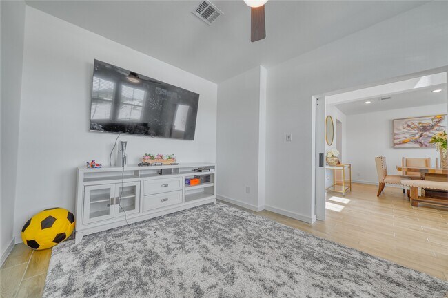 Building Photo - 12202 Old Fashion Cir