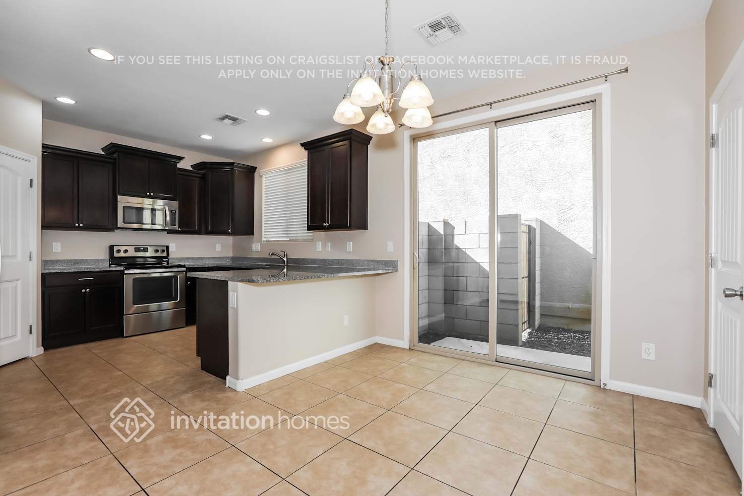 Building Photo - 1382 S Ponderosa Dr