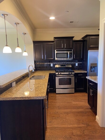 Building Photo - 4106 Eagle Ridge Ct