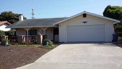 Building Photo - Two Bedroom Two Bath house in Sunset Terrace