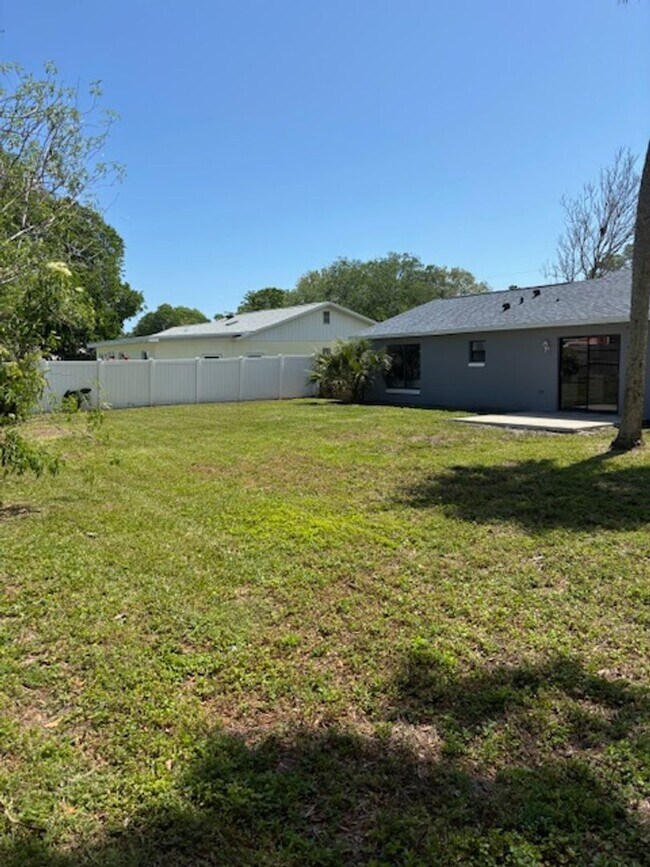 Building Photo - Fully Renovated 3-Bedroom Gem with Modern Upgrades & Timeless Charm!