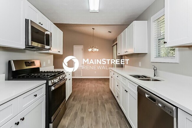 Building Photo - 3 Bedroom Pet-Friendly Home in REX, GA with Main Street Renewal