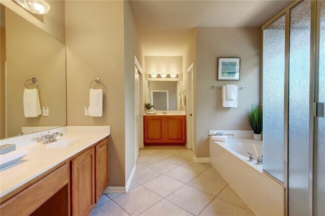 Building Photo - 1549 Homewood Cir