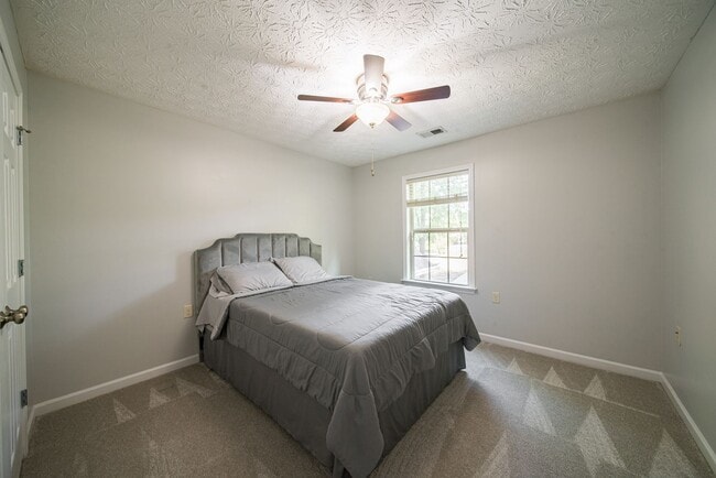 Building Photo - 4 bedroom/3 bath Midland, GA