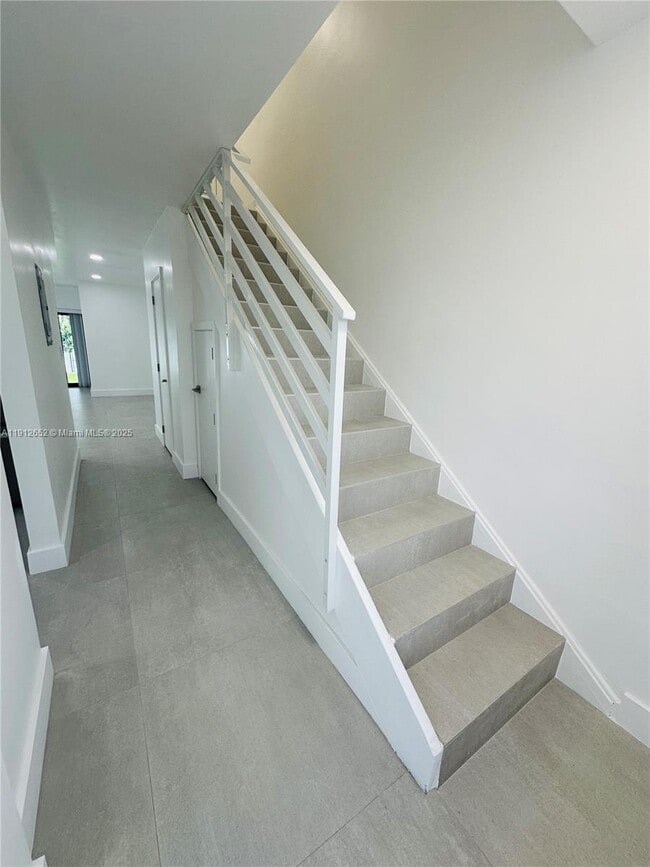 Building Photo - 7157 W 19th Ct