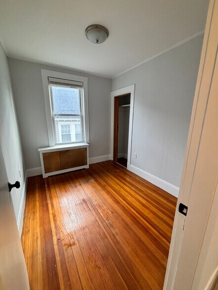 Building Photo - 122 Aldrich St