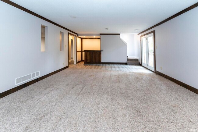 Building Photo - 7877 Marywood Dr