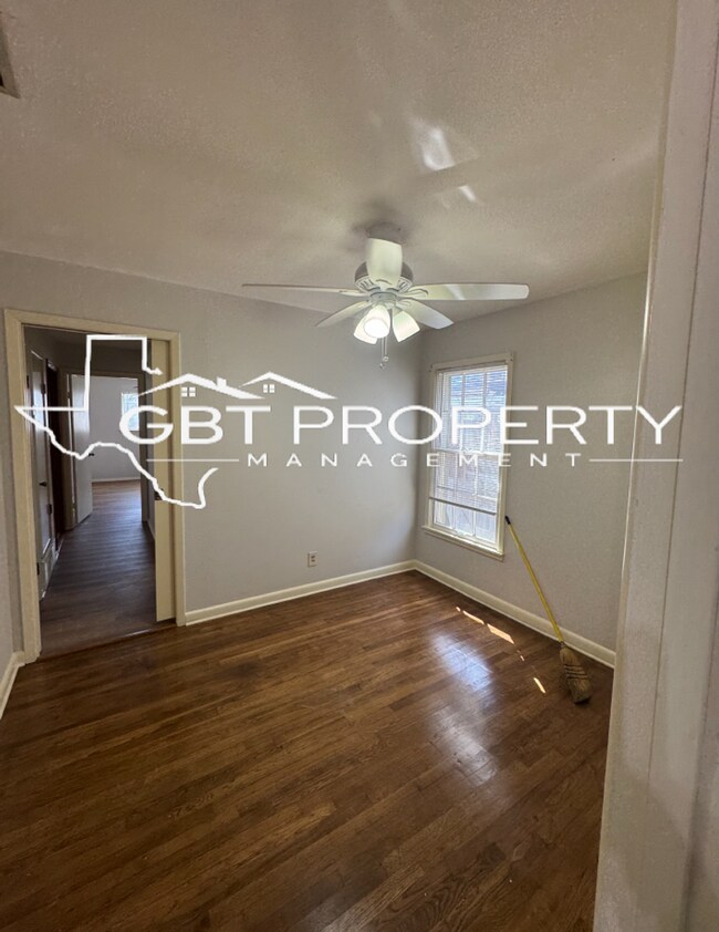 Building Photo - 10632 Aledo Dr