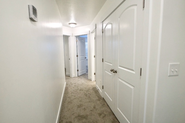 Building Photo - 272 W 560 N