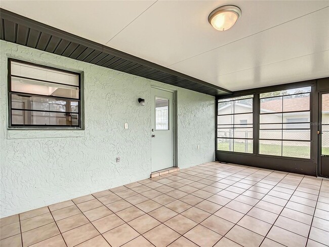 Building Photo - 5576 W Pine Cir