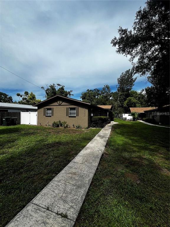 Building Photo - 15701 Waverly St