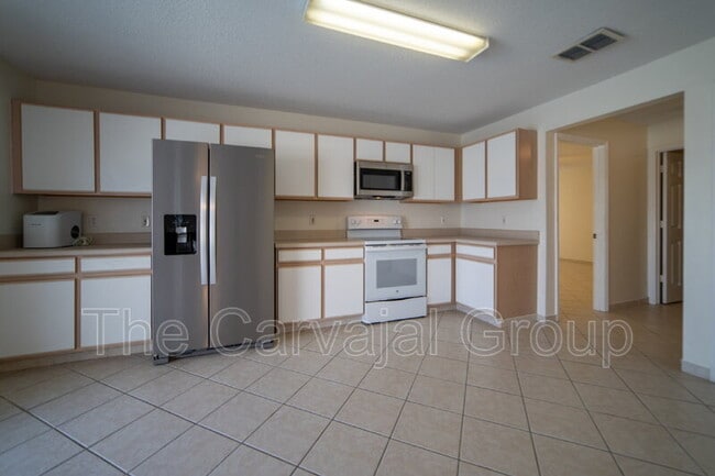 Building Photo - 1215 Kempton Chase Pkwy