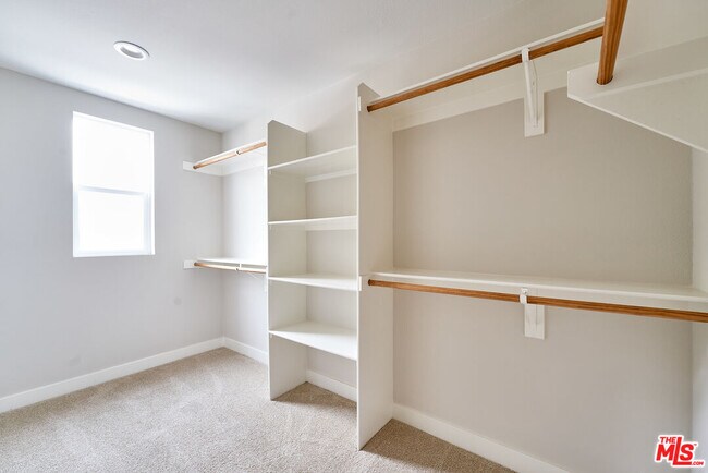 Building Photo - 525 Daniel Freeman Cir