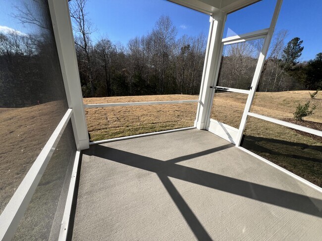 Building Photo - 1025 Red Finch Wy