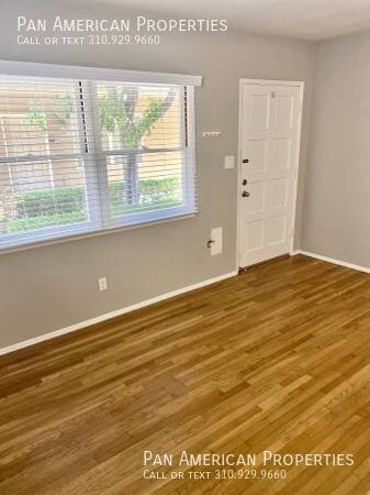 Building Photo - 335 S Los Robles Ave