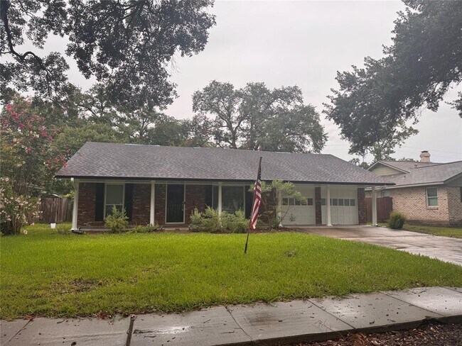 Building Photo - 10710 Chimney Rock Rd