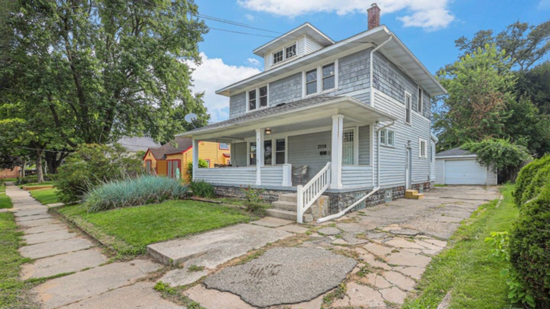 Building Photo - 2116 Lafayette Ave NE