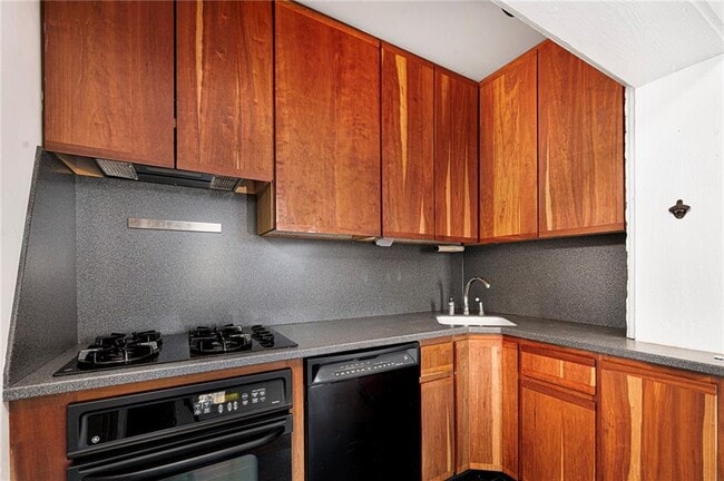 Building Photo - 4 Pallas St