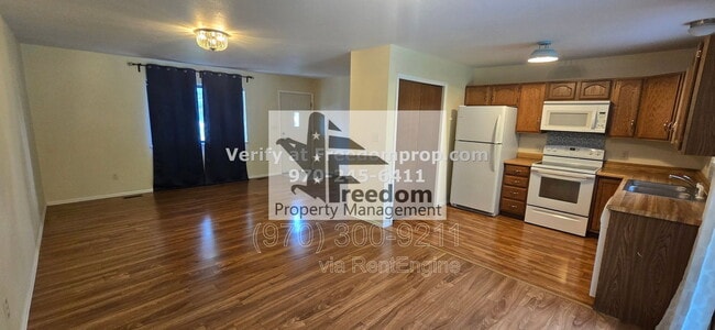 Building Photo - 175 Applewood Dr