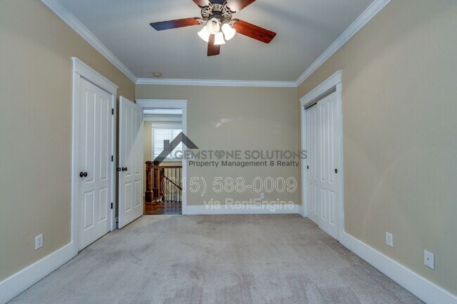 Building Photo - 210 38th Ave N