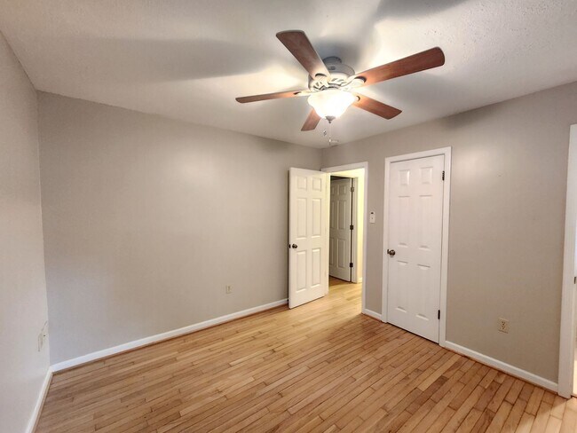 Building Photo - ***FIRST MONTH RENT FREE*** Black Mountain Rentals- Close to Lake Tomahawk and Black Mountain Gol...