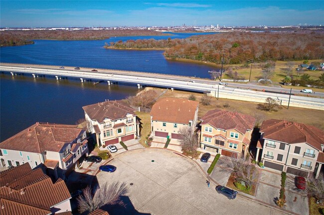 Building Photo - 4132 Boardwalk Blvd