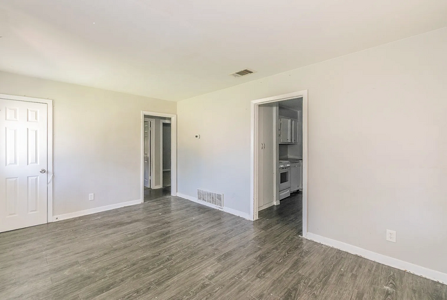 Building Photo - 8312 Granis St