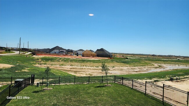 Building Photo - 27215 Blue Pool Dr