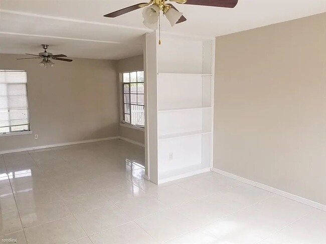 Building Photo - 1616 Adkins Dr