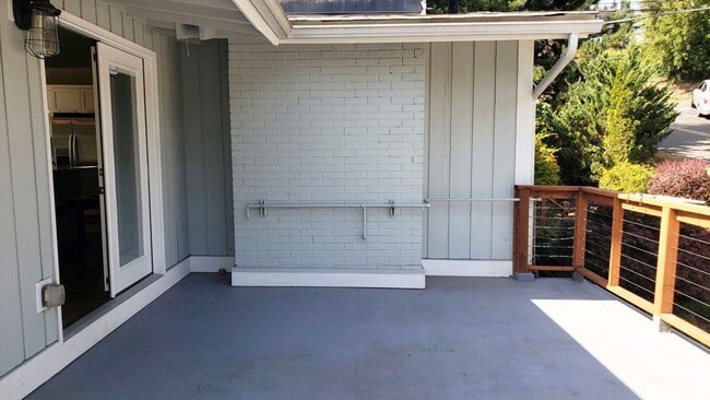 Building Photo - Great 3bd 2 bath in Heart of Gig Harbor