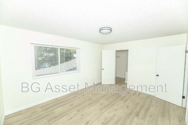 Building Photo - 4110 34th Ave