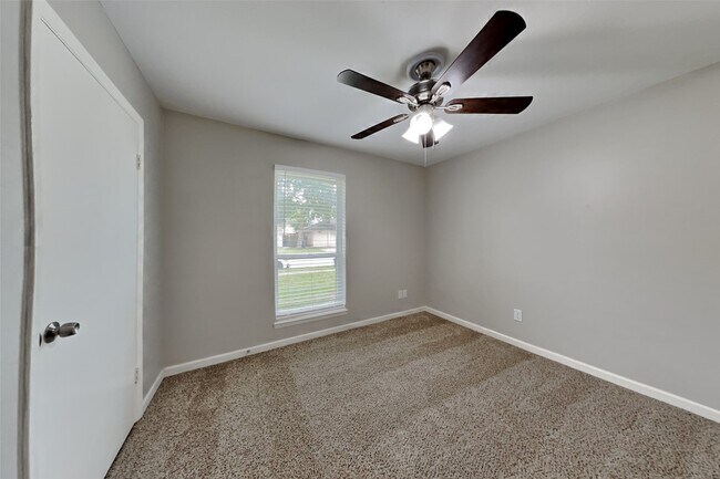 Building Photo - 29107 Sedgefield St