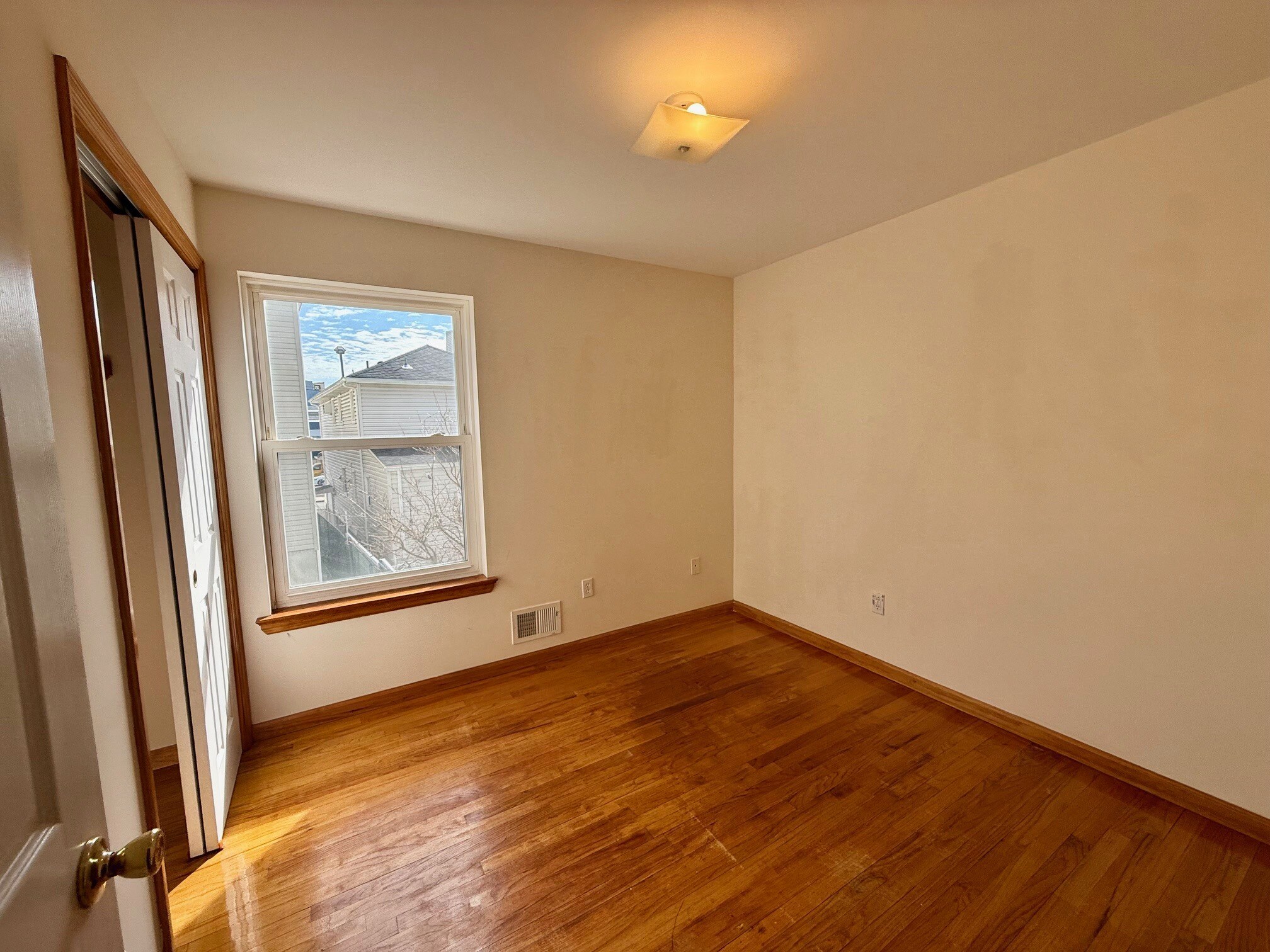 Building Photo - 725 Jersey St